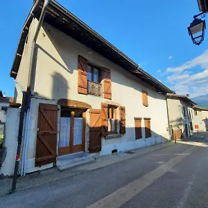  Hébergement de vacances Maison De Village Au Pied De La Montagne